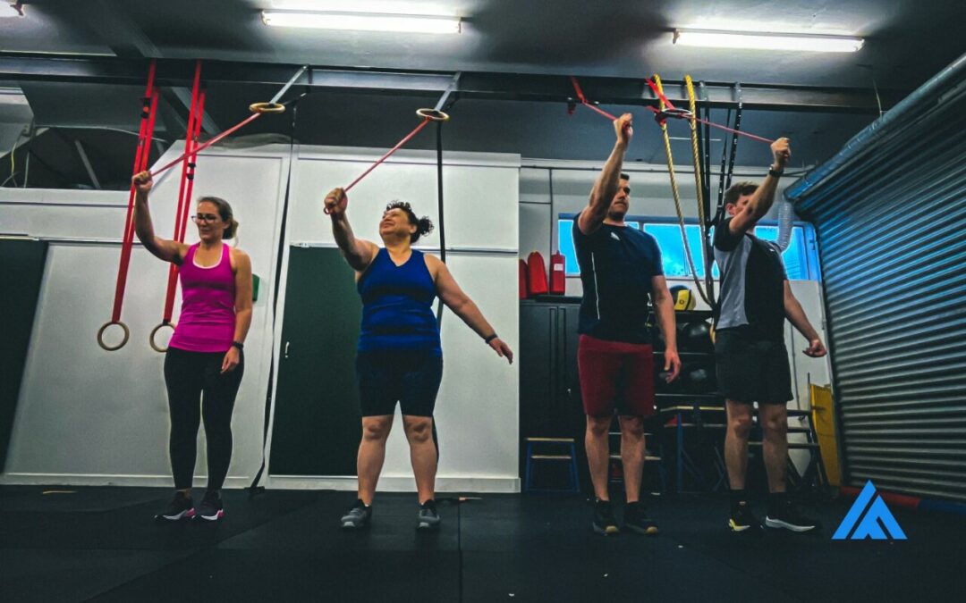 4 people getting the benefits of small group personal training